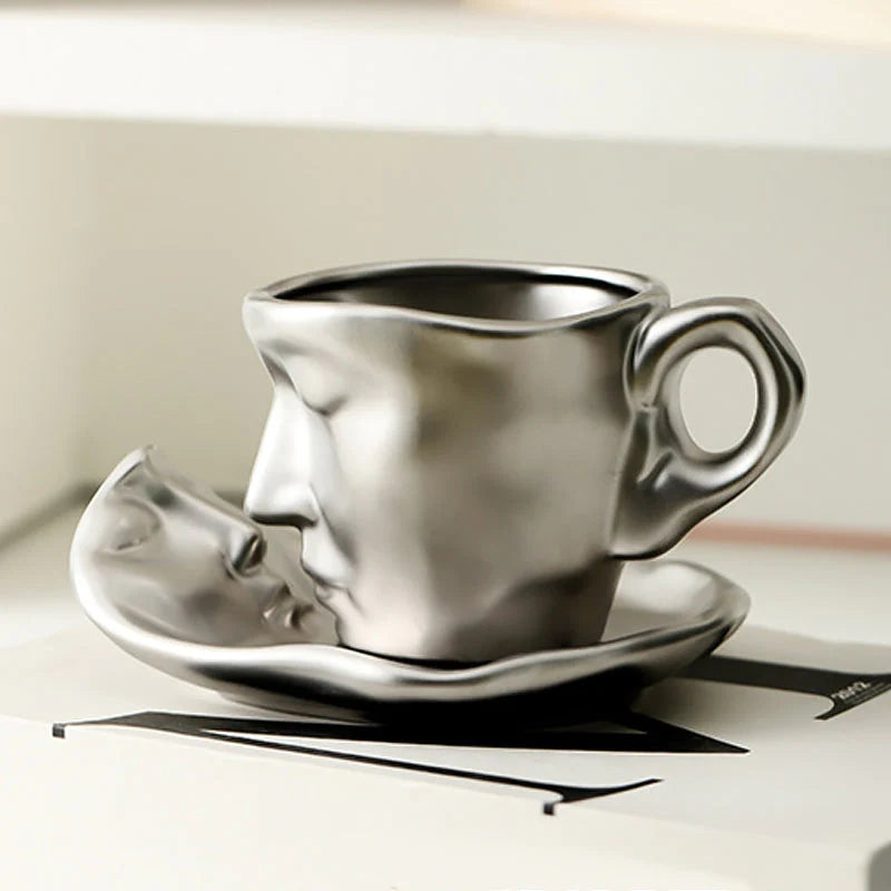 🥂😜 Metalowy, kreatywny ceramiczny kubek do kawy z pocałunkiem i twarzą dotykającą twarzy