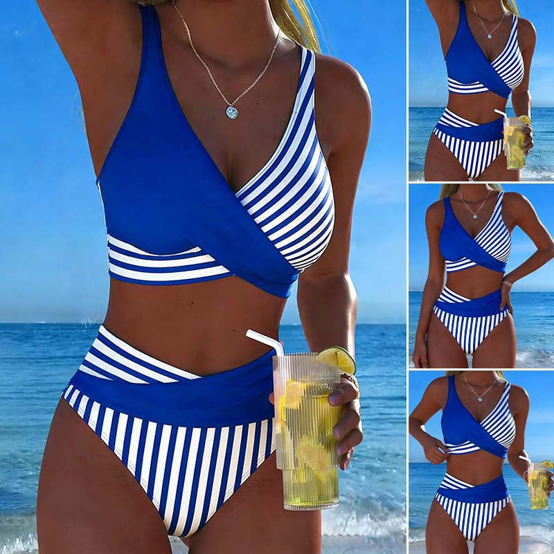 Kétszínű, kétrészes bikini színes blokkokkal és csíkos mintával.