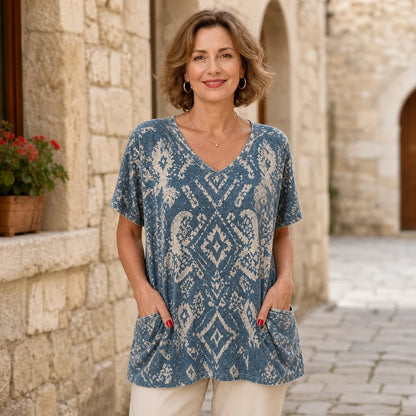 【Újdonság 2026 nyár】Női tiszta pamut V-nyakú póló 3D virágmintával, laza szabás, oldalzsebekkel, 6 színben, S-5XL! 🌺✨