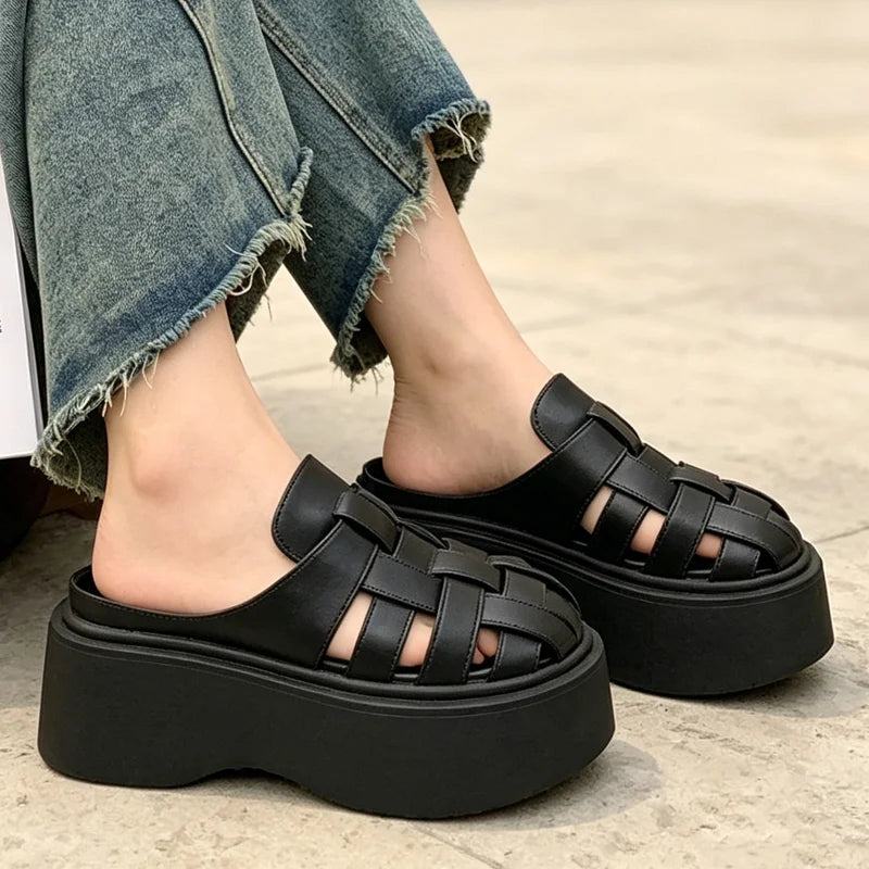 Zárt orrú platform papucs: párnázó technológia, széles fonott pántok, európai stílus, 35–40 méret